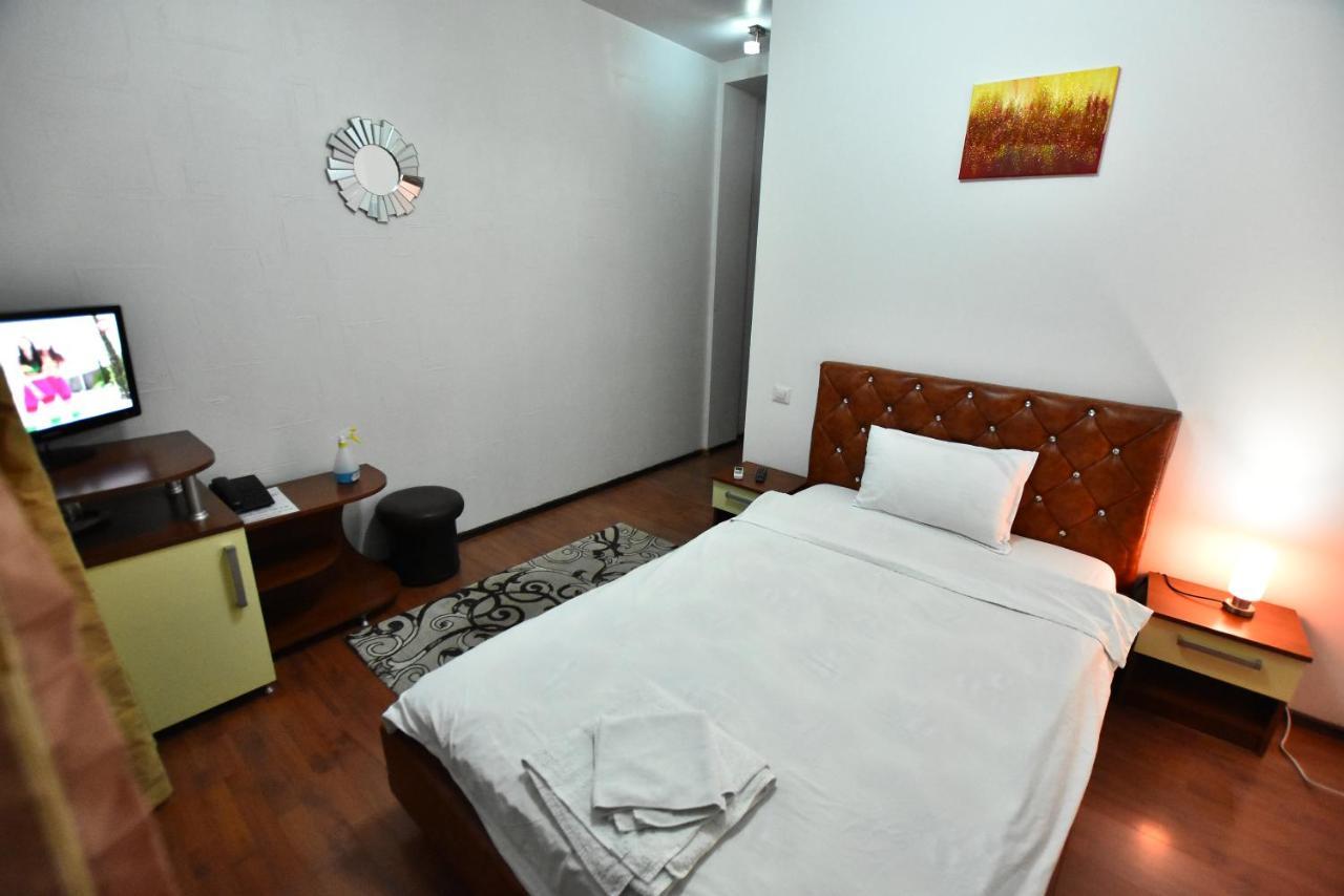 Hotel Euphoria Craiova Exterior foto