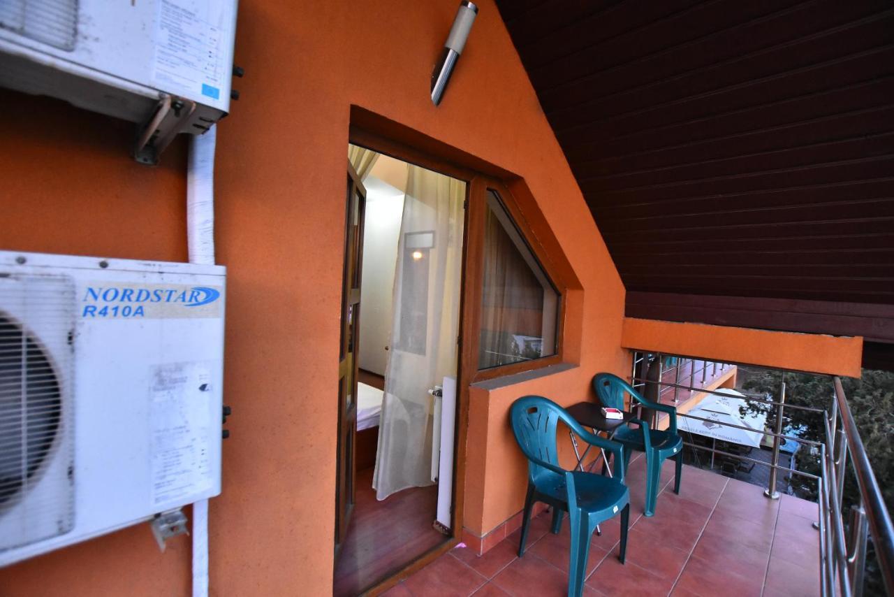 Hotel Euphoria Craiova Exterior foto